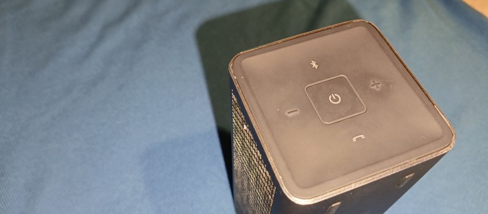 Блютуз колонка Harman Kardon.