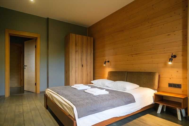 Продаж діючого готельного комплексу біля Буковелю з басейном