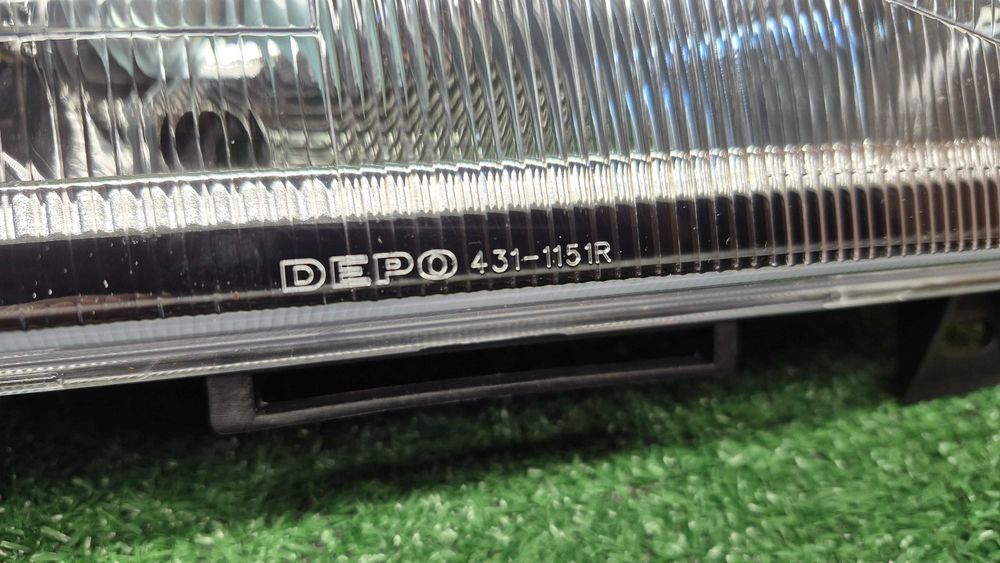 Otica Farol Direito Ford Transit MK4 1994 a 2000 Ref. 431-1151R-LD-EM NOVO DEPO