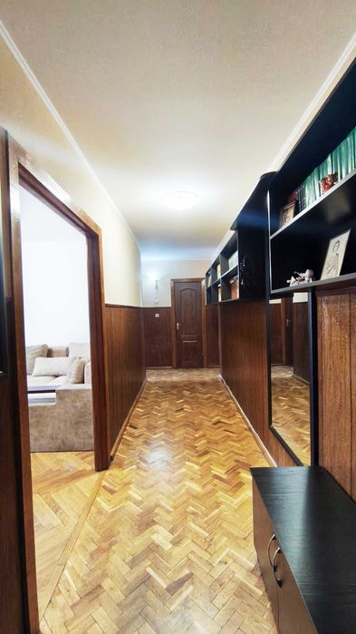 Продаж  3-кімнатної квартири у самому центрі міста!