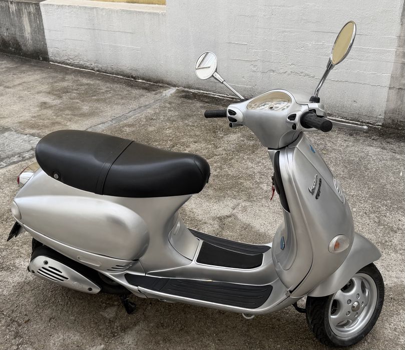 Vespa et4 150    scooter