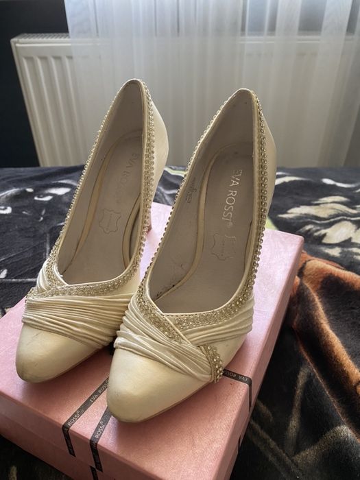 Продам свадебные туфли