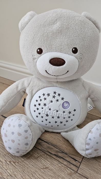 Chico Miś z projektorem gwiazd