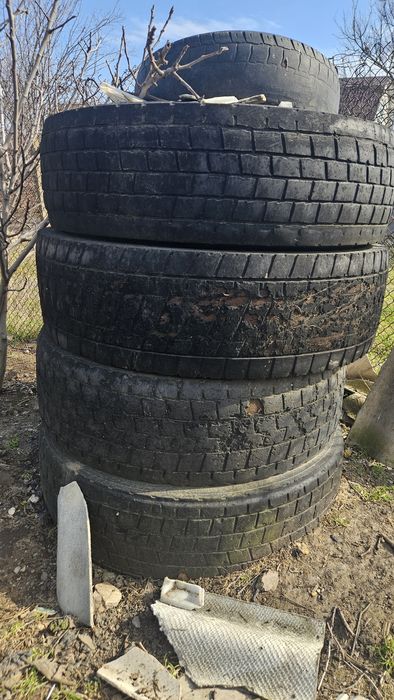 Шини б/у від вантажної машини