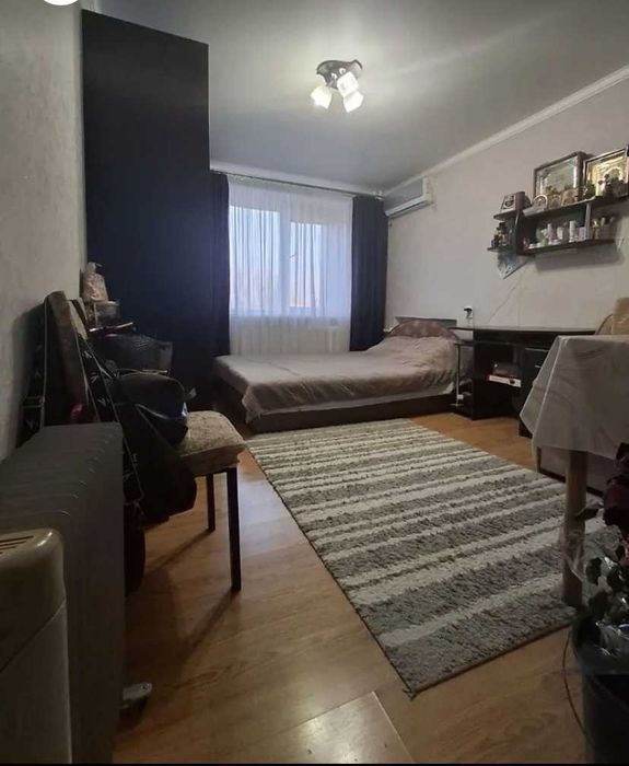 В продаже комната в коммуне. Выделена блоком.