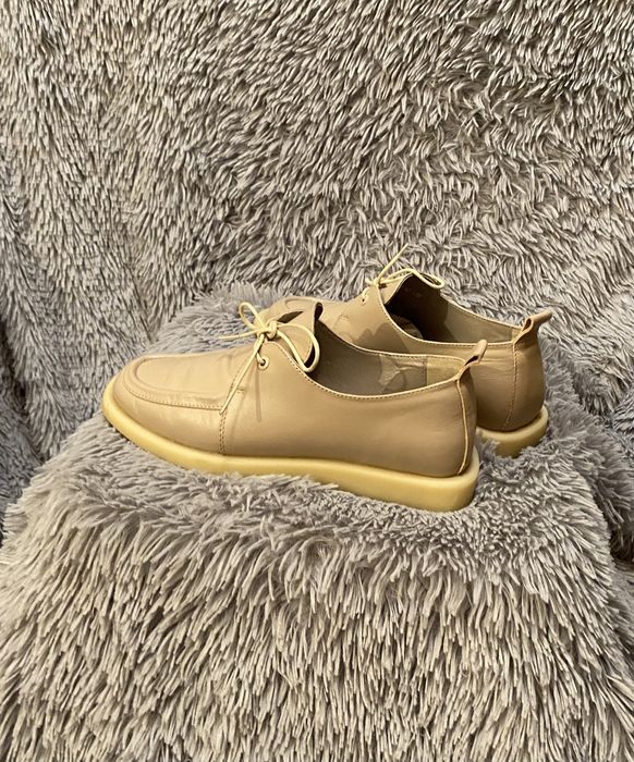 Жіноче взуття