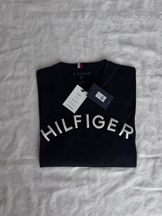 Czarny męski t-shirt Tommy Hilfiger r. XXL logo haftowane