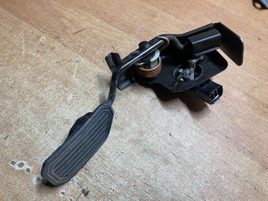 Toyota Avensis T25, Corolla 2.0 D4D педаль газа, акселерометр. Електро