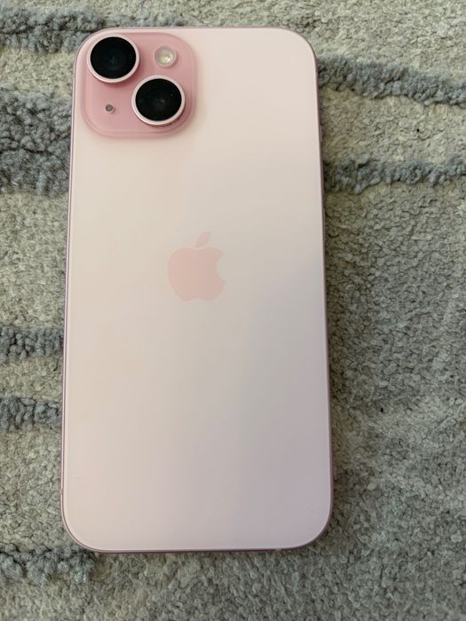 Iphone 15 różowy jak nowy