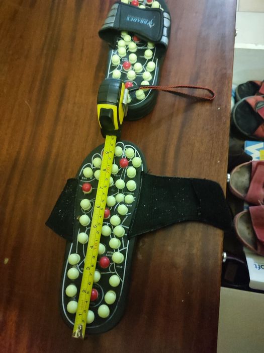 Масажні тапки корисні для усього тіла