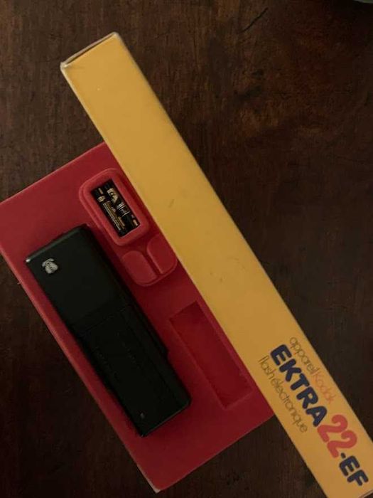 Máq Fotográfica Compacta KODAK EKTRA 22-EF