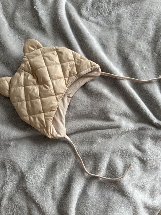 Шапка весняна нова