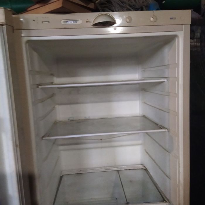 Продам холодильник фірми VESTFROST. Ціна 1800.