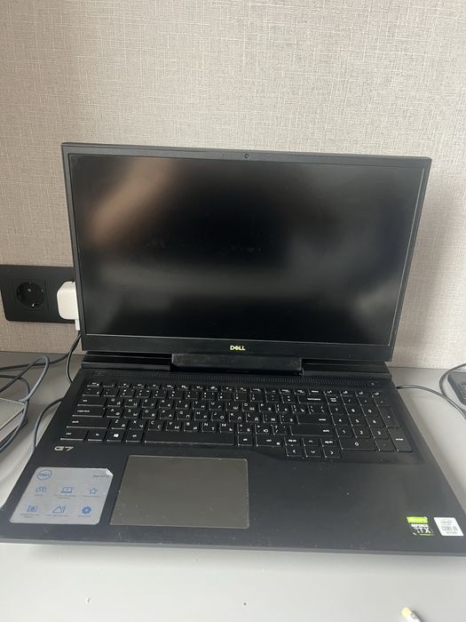Dell G7 17 модель 7700