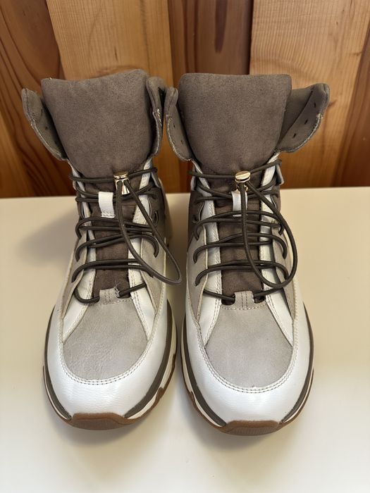 Жіночі високі кросівки Tamaris Fashletics 39р.