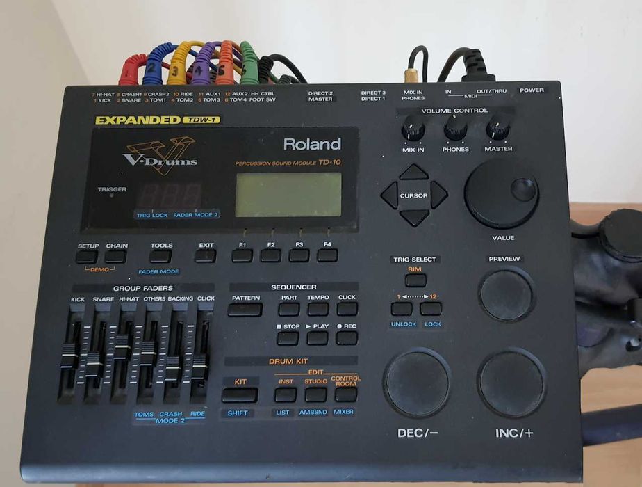 Bateria eletrónica V-Drums Roland TD-10 – Profissional - Expandido com TDW-1 + Peles Mesh + Misturadora Peavey + Pedal Duplo de Bumbo