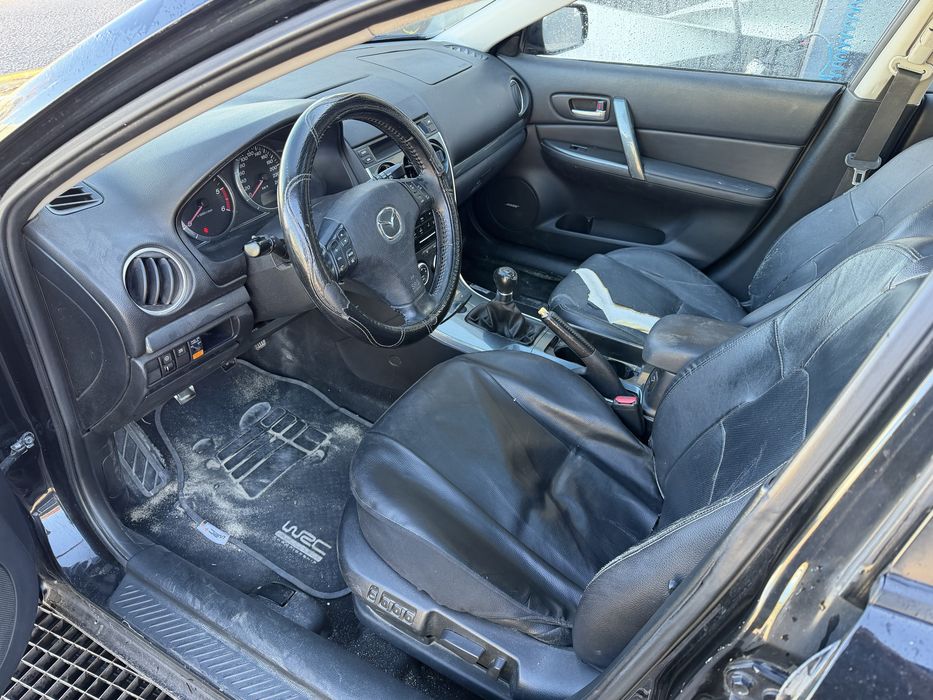 Mazda 6  -vendo ou troco