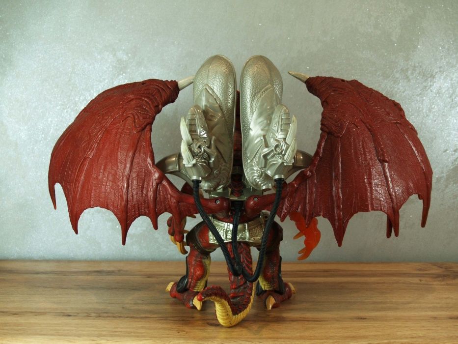 Figurka Smok Hasbro Wizards Shogakukan