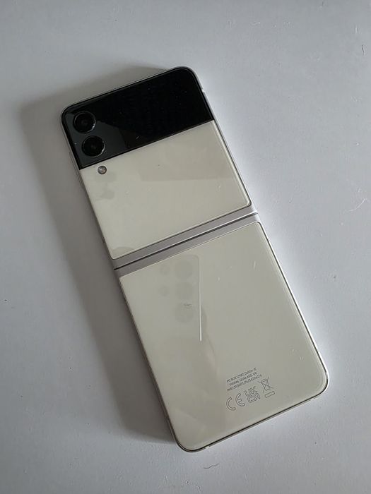 Samsung Z Flip 3 Bege
