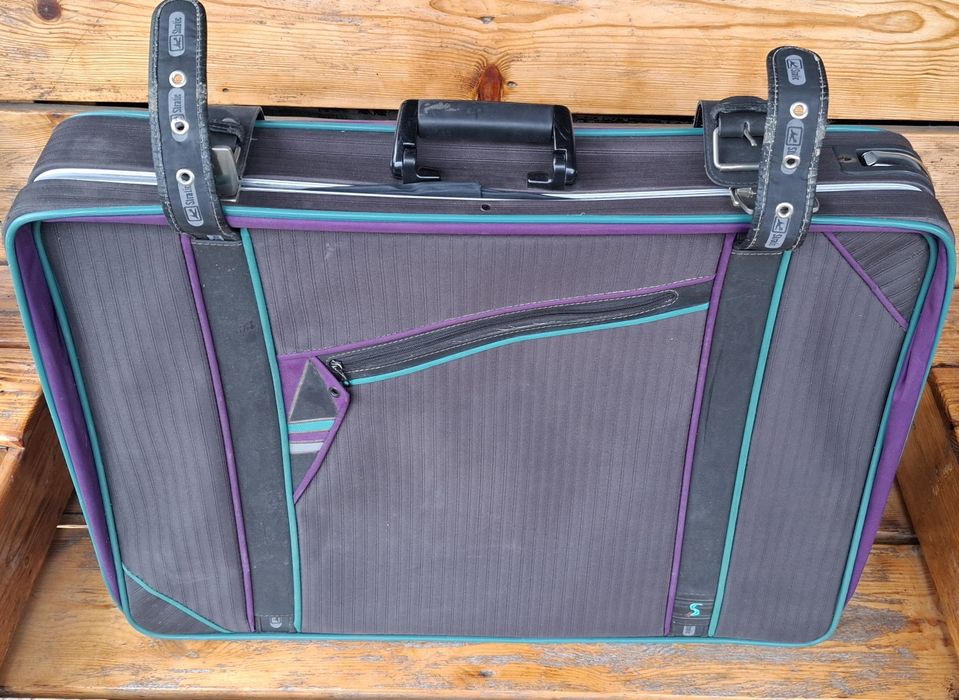 Ретро валізи різні