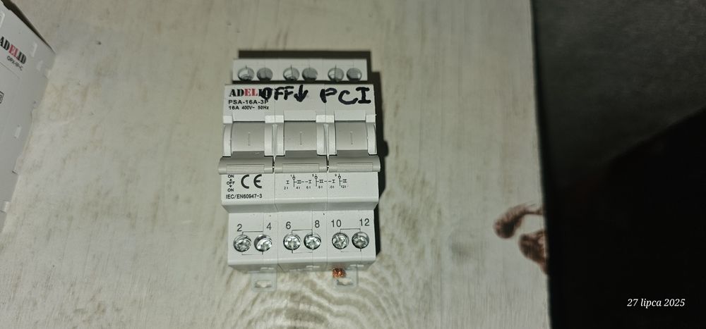 Przełącznik wyboru zasilania  3P 16A 1-0-2