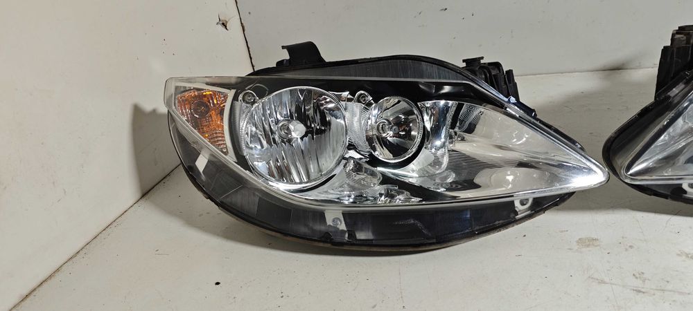Seat Ibiza IV 2008-2012r. Lampy przód Halogen komplet cena za 1 sztukę 6J1941005D