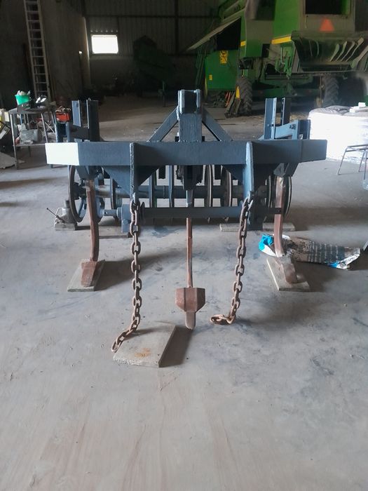 Głębosz z wałem 3 zęby