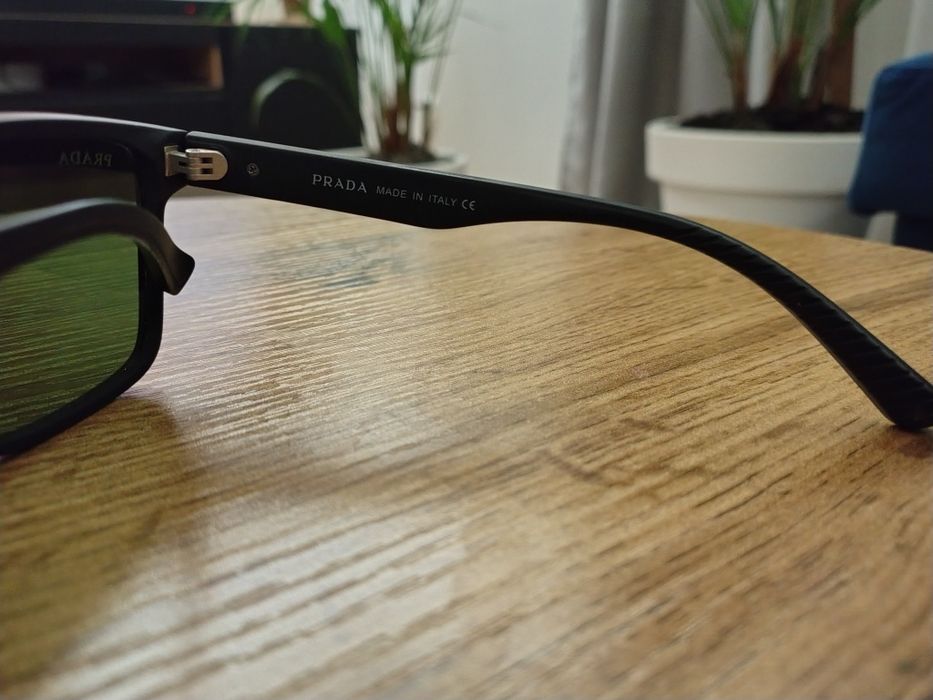 Okulary w stylu Prada