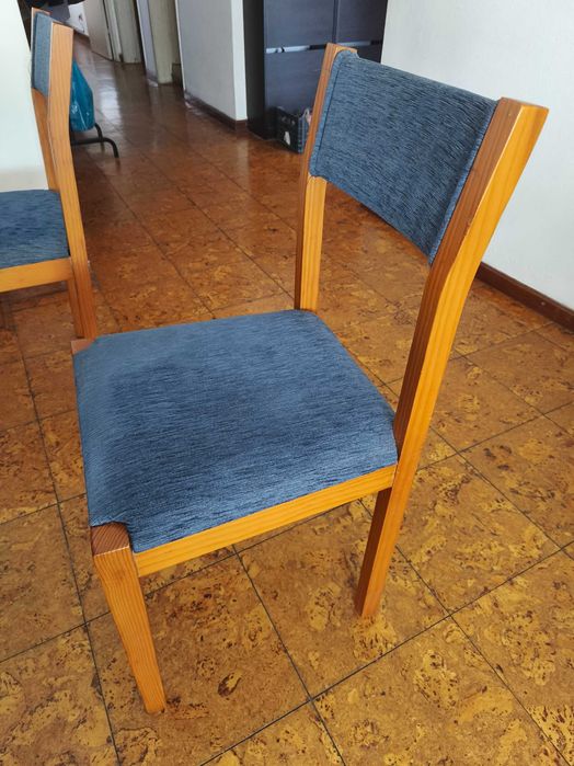 Conjunto de Mesa de Jantar com 5 Cadeiras - Madeira de Cerejeira Maciça