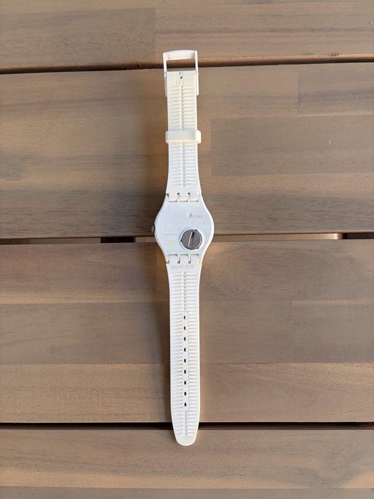 Vendo relógio Swatch branco