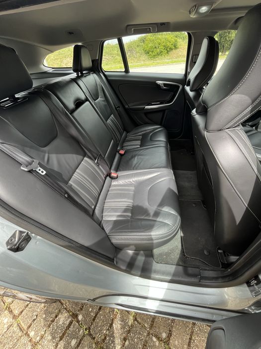 Volvo V60 D6 Híbrido Diesel  Valor negociavel!
