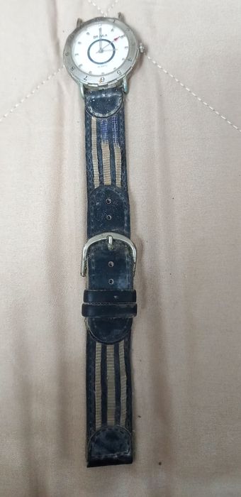 Relógio de pulso antigo64585698355459121