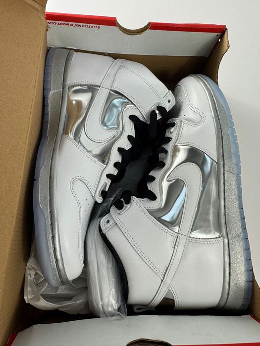Nowe sneakersy unisex W NIKE DUNK HIGH białe srebrne 41