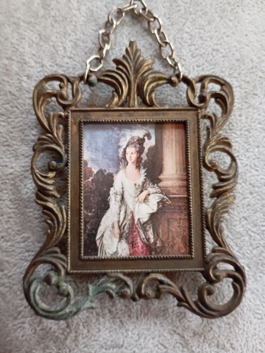 Картина в бронзовой рамке