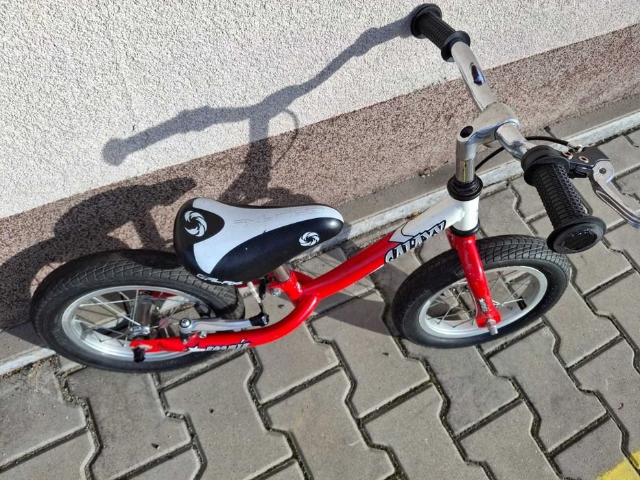 Rowerek biegowy czerwony