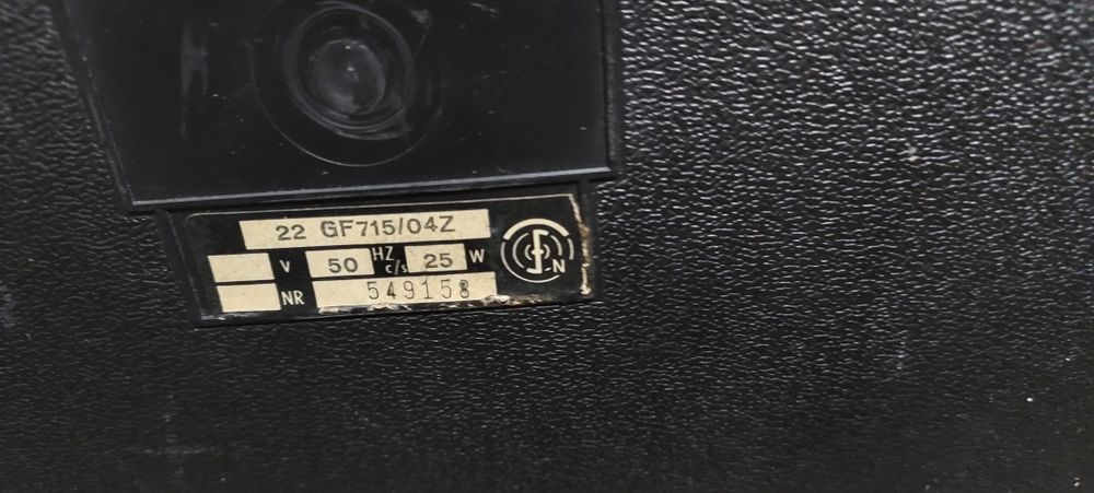 Vendo gira discos antigo para peças.