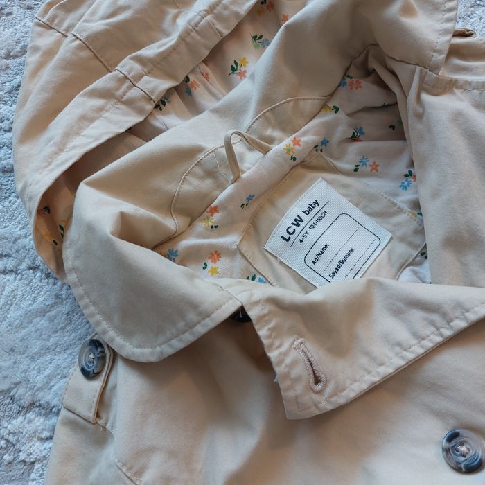 Płaszczyk prawie nowy 104-110