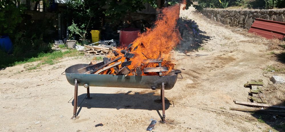 Grelhador grande e robusto