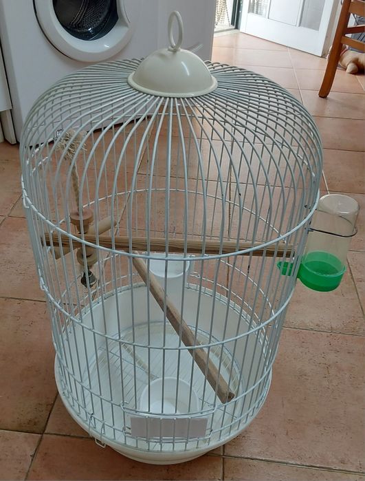GAIOLA PARA AVES MÉDIO E PEQUENO PORTE. Casa,Varanda,Garagem,Quarto.