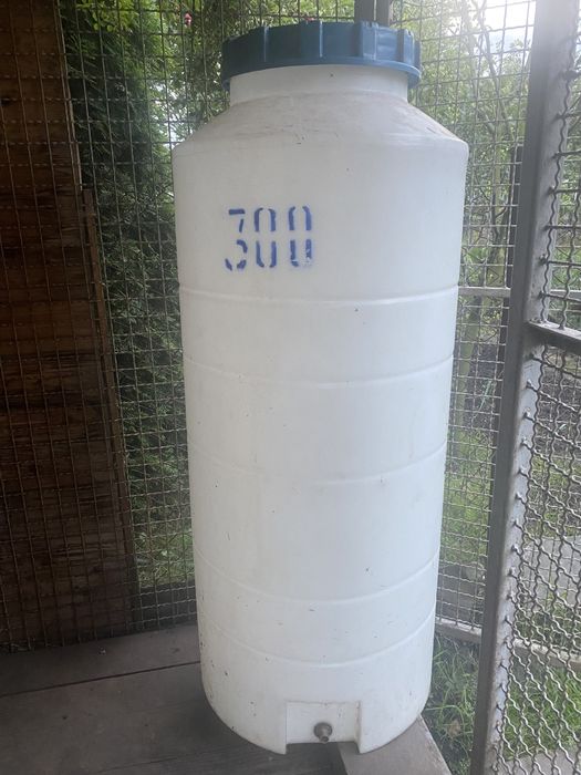 Бак Пластиковий 300л