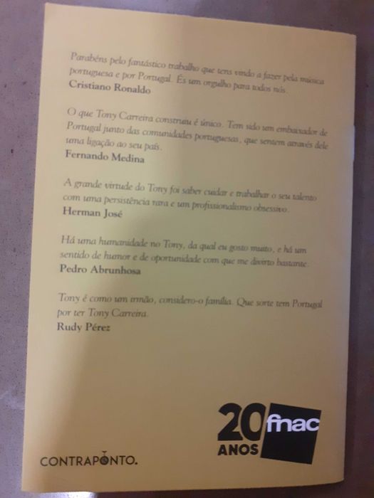 Cd do  Tony  Carreira novo  e livro