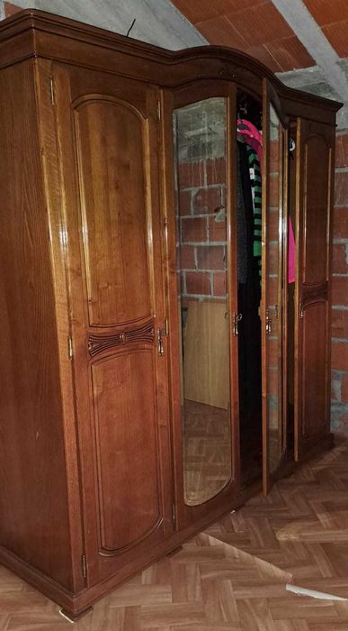 Roupeiro de Madeira (antigo)