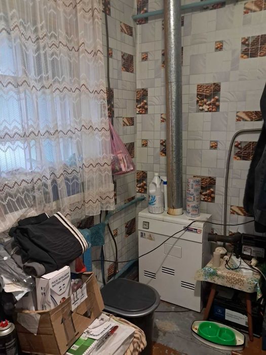 Продам 4-х комнатный дом, Земли 6  соток,  гараж. Победа-6
