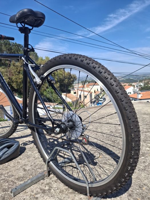 Bicicleta sem qualquer uso