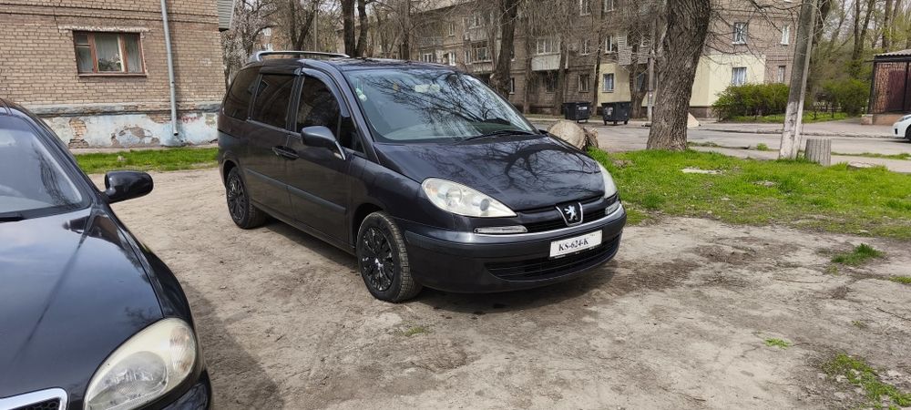 Продам пежо  2л дизель