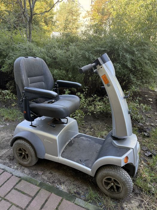 Wózek inwalidzki elektryczny