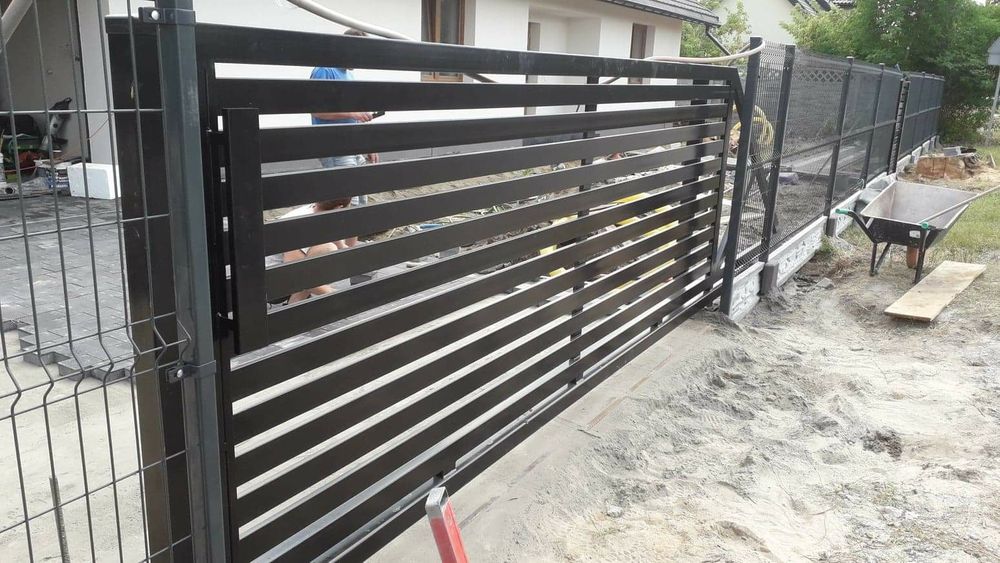 Panele ogrodzeniowe 3D OC+RAL Bramy furtki przęsła