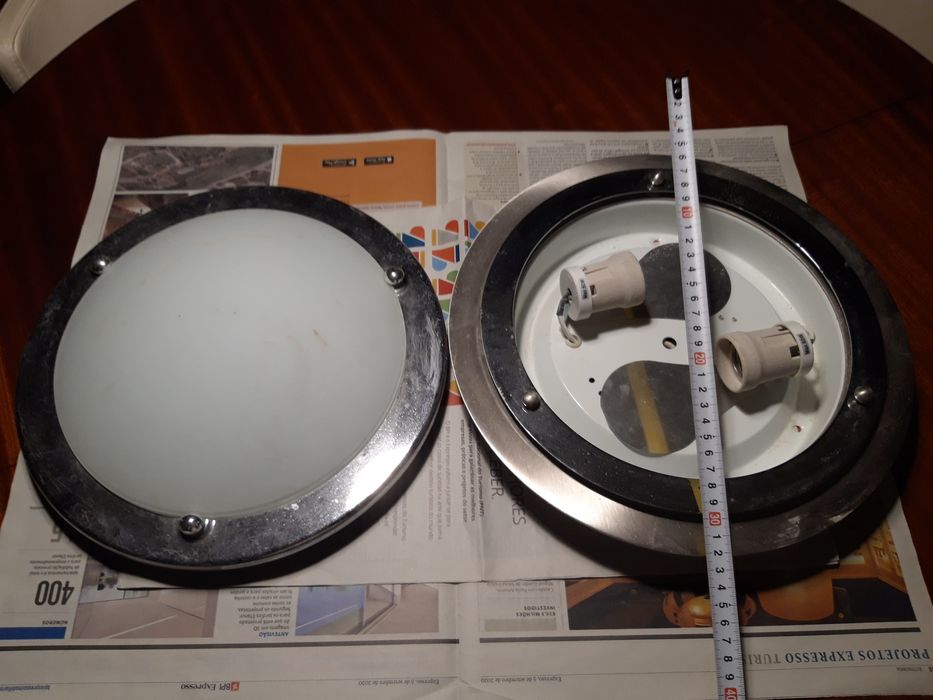 2 Focos/Candeeiros de fixar na parede