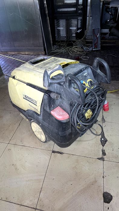 Професійна мойка KARCHER с нагревом воды ВЫСОКОГО ДАВЛЕНИЯ