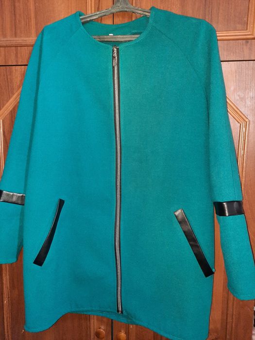 Пальто жіноче весна